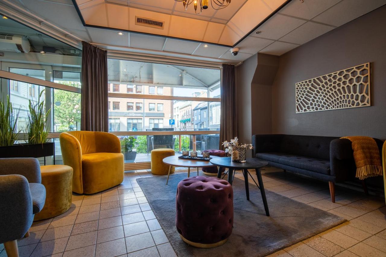Enter Amalie Hotel