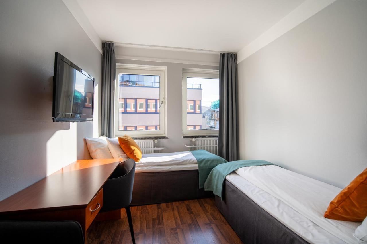 Enter Amalie Hotel 4*